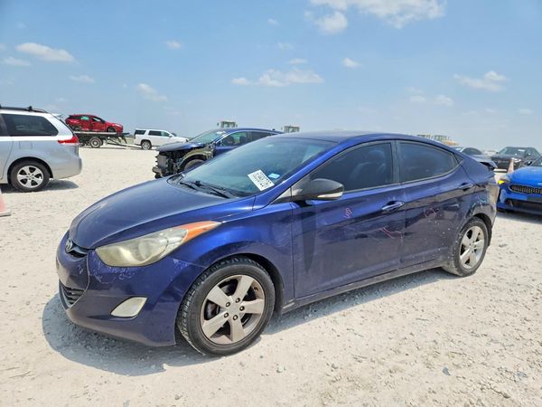 2013 HYUNDAI ELANTRA