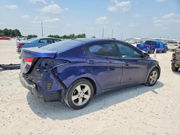 2013 HYUNDAI ELANTRA