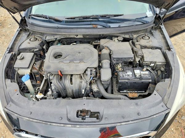 2017 HYUNDAI SONATA SE, Eco — Engine bay