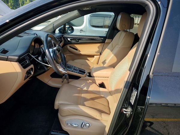 2020 PORSCHE MACAN