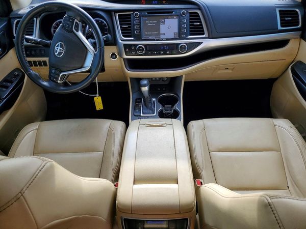 2017 TOYOTA HIGHLANDER SE/XLE