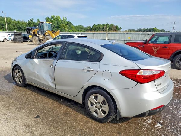 2016 KIA FORTE GL (Middle-Low Grade)