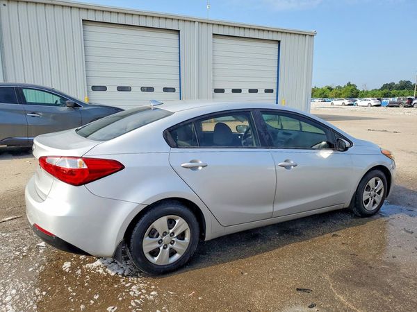 2016 KIA FORTE GL (Middle-Low Grade)