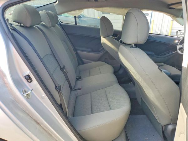 2016 KIA FORTE GL (Middle-Low Grade)