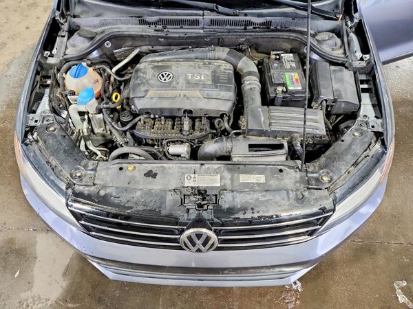 2017 VOLKSWAGEN JETTA SEL, SEL Premium — Engine bay
