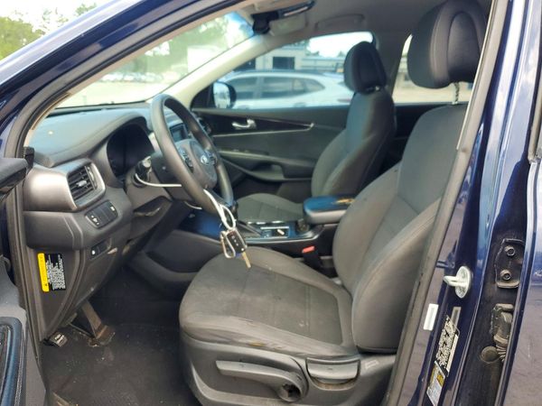 2016 KIA SORENTO L / LX