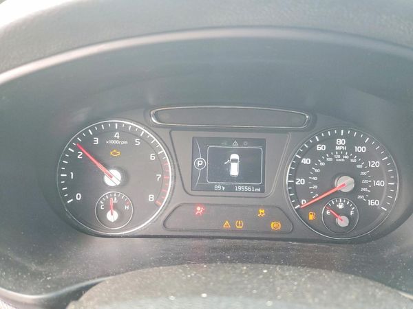 2016 KIA SORENTO L / LX