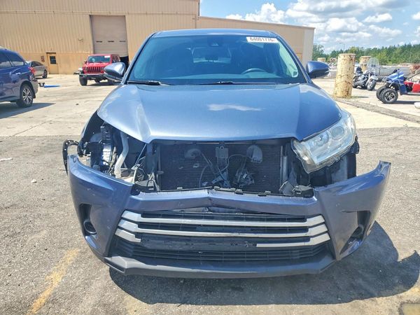 2019 TOYOTA HIGHLANDER LE/LE Plus