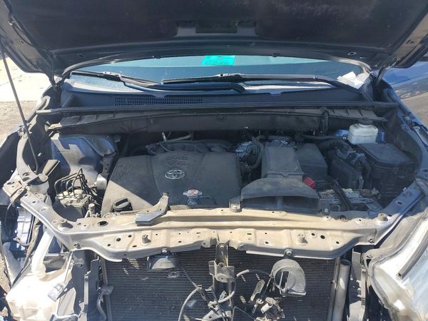 2019 TOYOTA HIGHLANDER LE/LE Plus
