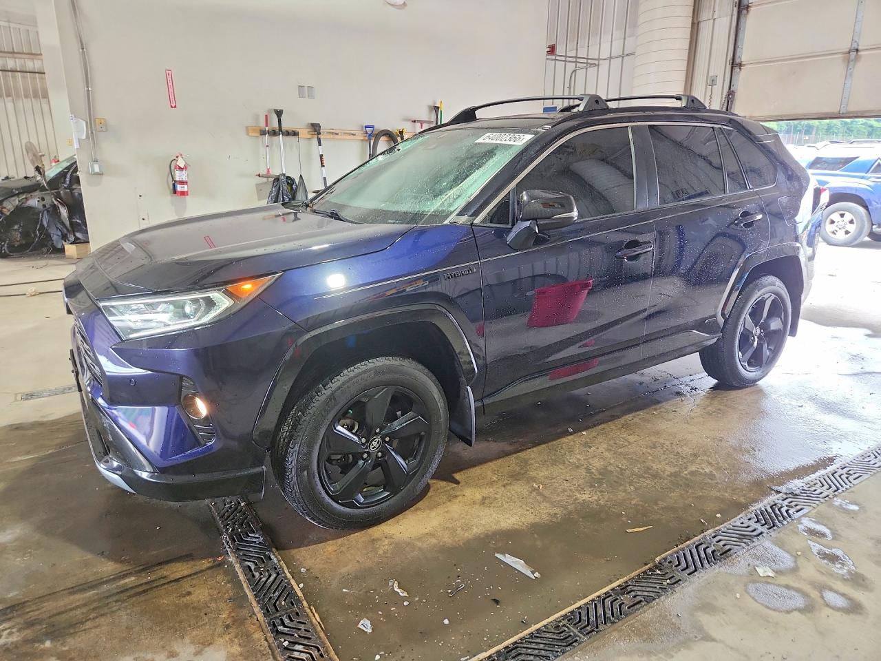 2020 TOYOTA RAV4 XSE HV