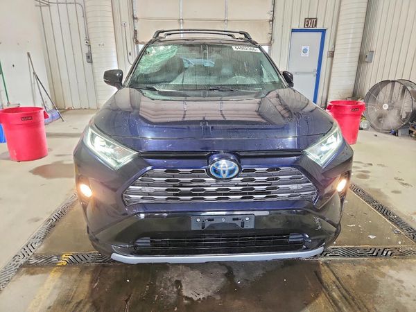 2020 TOYOTA RAV4 XSE HV