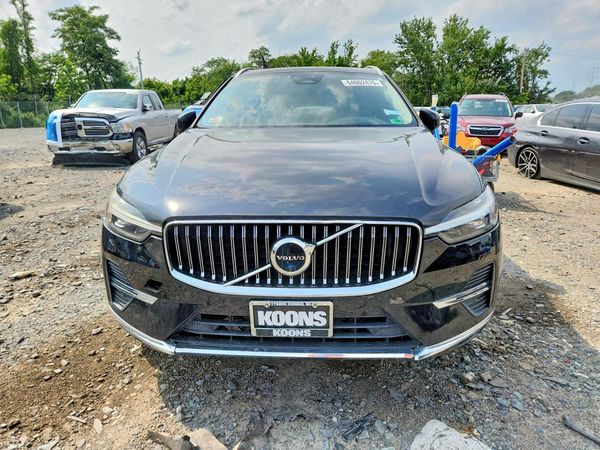 2022 VOLVO XC60