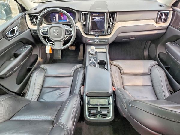 2022 VOLVO XC60