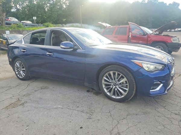 2022 INFINITI Q50 LUXE