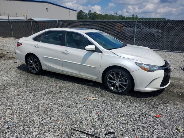 2015 TOYOTA CAMRY