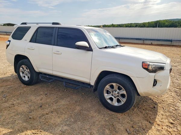 2022 TOYOTA 4RUNNER SR5