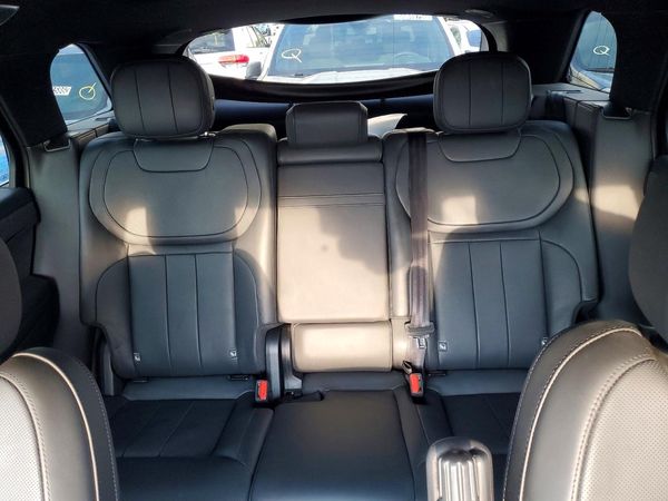 2025 LAND ROVER RANGE ROVER SPORT P360 SE