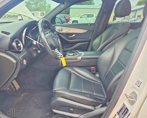 2019 MERCEDES-BENZ GLC GLC 300-4M