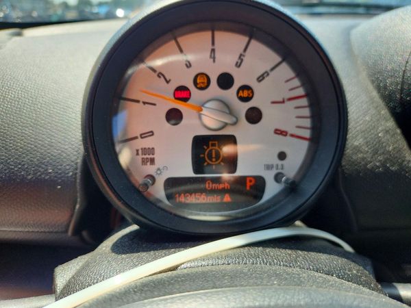 2014 MINI COOPER