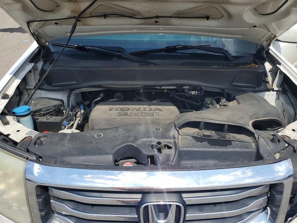 2014 HONDA PILOT EXL-N — Engine bay