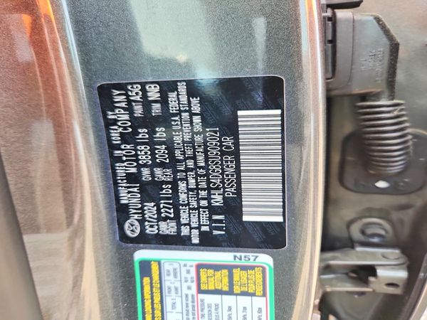 2025 HYUNDAI ELANTRA SEL Convenience