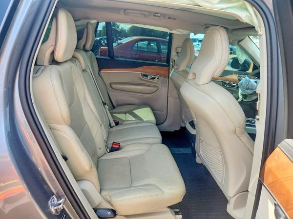 2019 VOLVO XC90