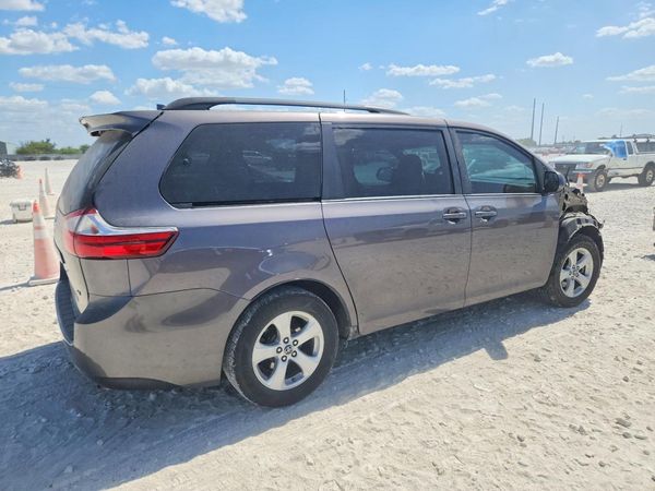 2019 TOYOTA SIENNA
