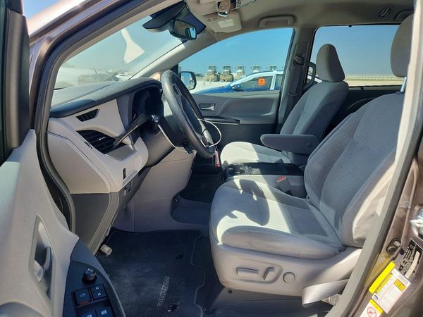 2019 TOYOTA SIENNA
