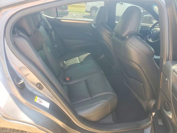 2019 LEXUS ES 350