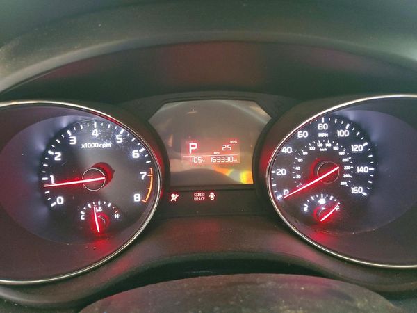 2016 KIA SEDONA LX - Middle-low