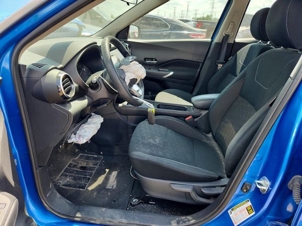 2024 NISSAN KICKS
