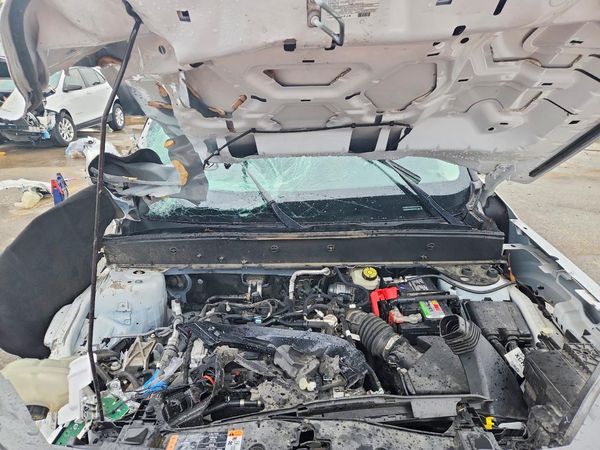 2021 FORD BRONCO Big Bend — Engine bay
