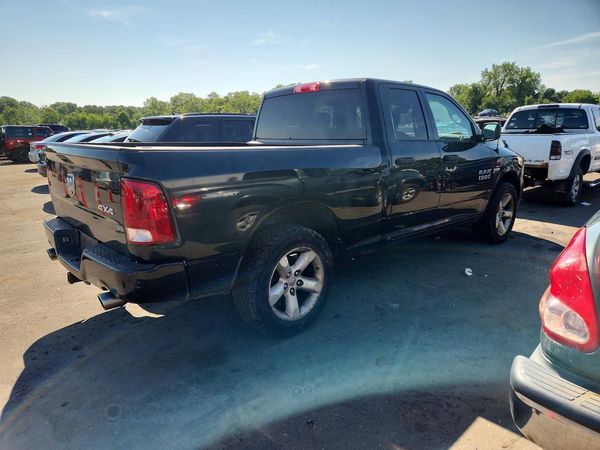 2016 RAM 1500 ST