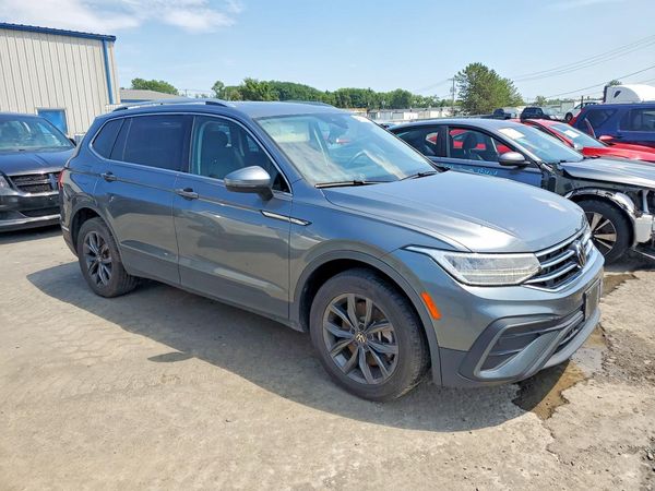 2022 VOLKSWAGEN TIGUAN 4Motion SE