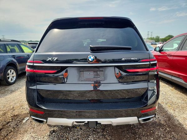 2025 BMW X7 xDrive40i