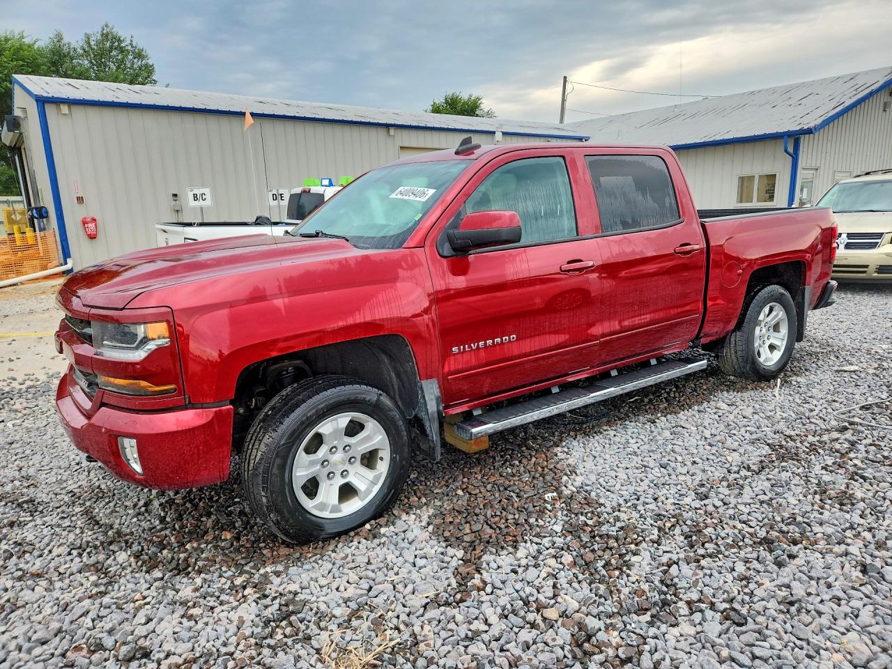 2018 CHEVROLET SILVERADO LT — Front 3/4