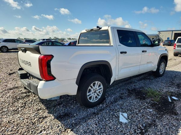 2024 TOYOTA TUNDRA SR5