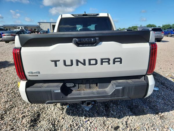 2024 TOYOTA TUNDRA SR5