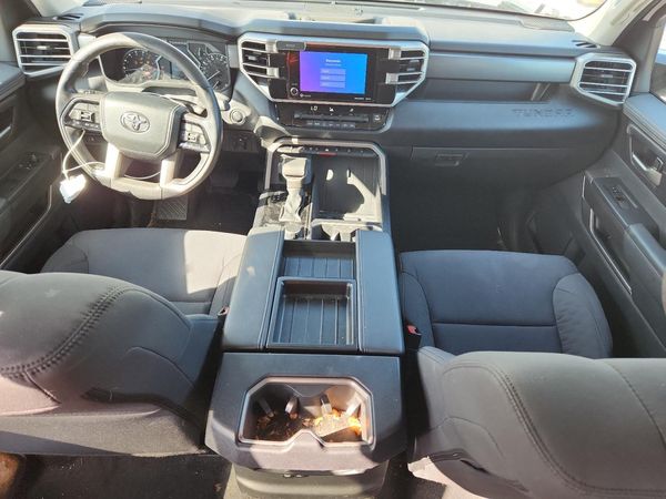 2024 TOYOTA TUNDRA SR5
