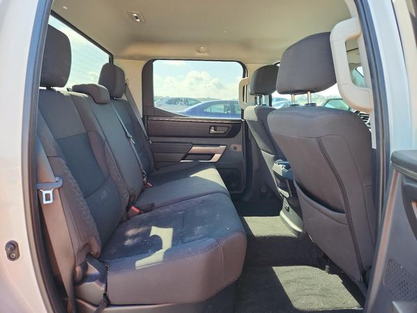 2024 TOYOTA TUNDRA SR5