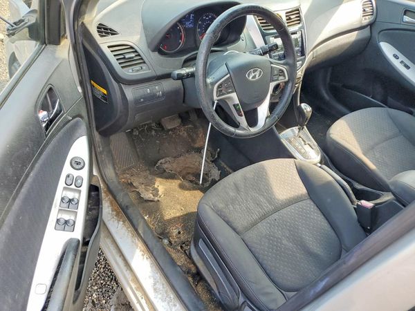 2012 HYUNDAI ACCENT