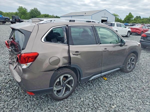 2022 SUBARU FORESTER Touring