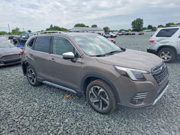 2022 SUBARU FORESTER Touring