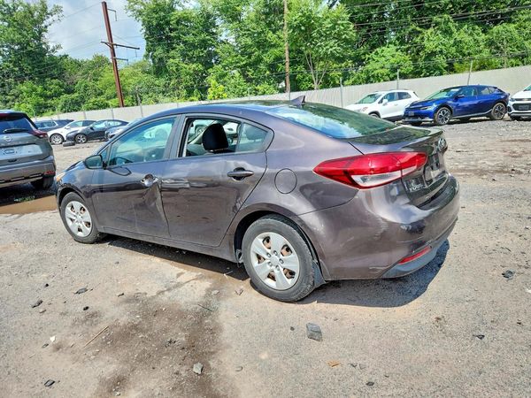 2017 KIA FORTE LX Base