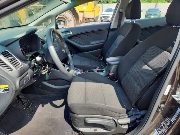 2017 KIA FORTE LX Base