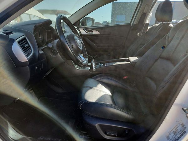 2018 MAZDA 3 Touring