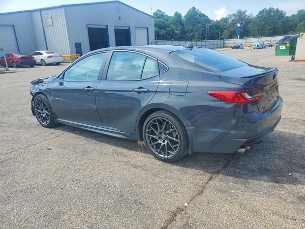 2025 TOYOTA CAMRY