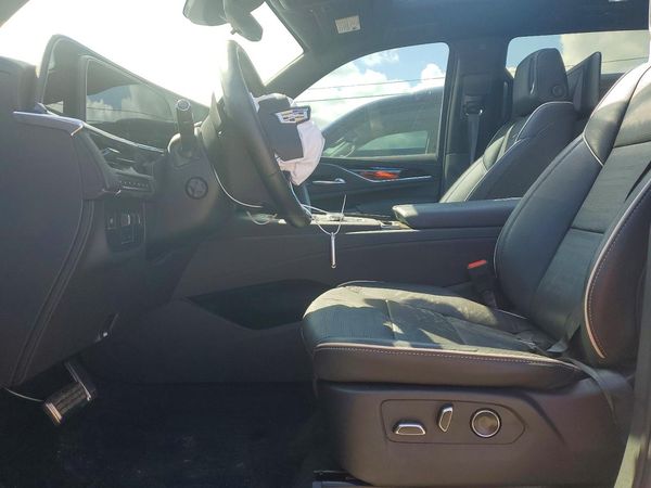 2024 CADILLAC ESCALADE Sport +Touring Pkg — DENT
