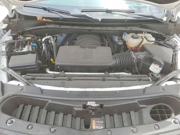 2024 CADILLAC ESCALADE Sport +Touring Pkg — Engine bay