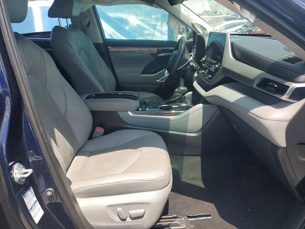 2021 TOYOTA HIGHLANDER Platinum